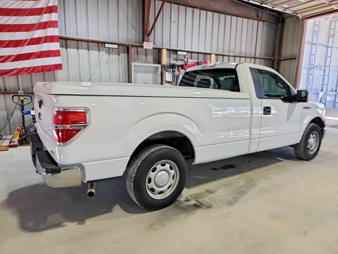 2011 Ford F150 White vin: 1FTMF1CM4BKD19879