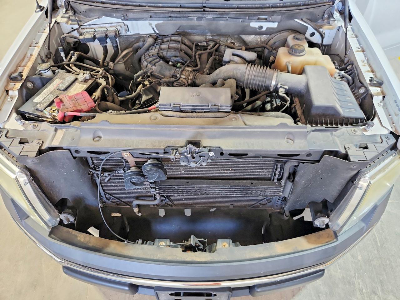 2011 Ford F150 White vin: 1FTMF1CM4BKD19879