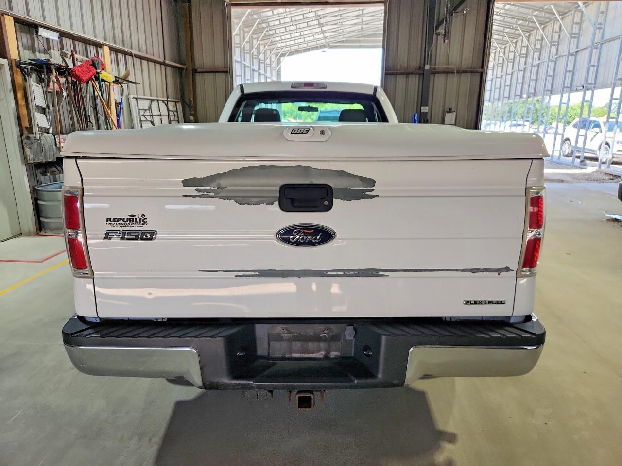 2011 Ford F150 White vin: 1FTMF1CM4BKD19879
