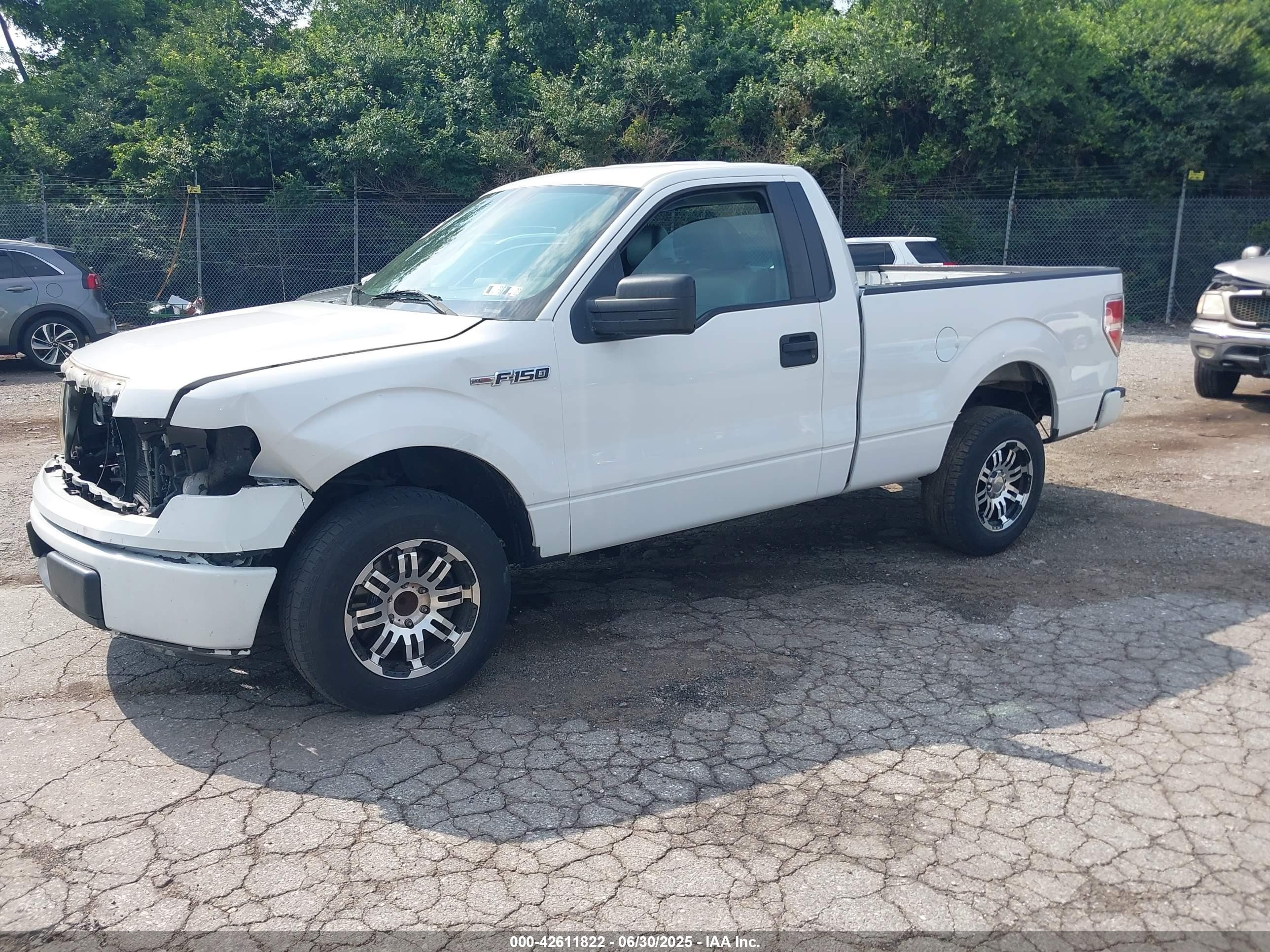2013 Ford F-150 Xl White vin: 1FTMF1CM4DFC16781