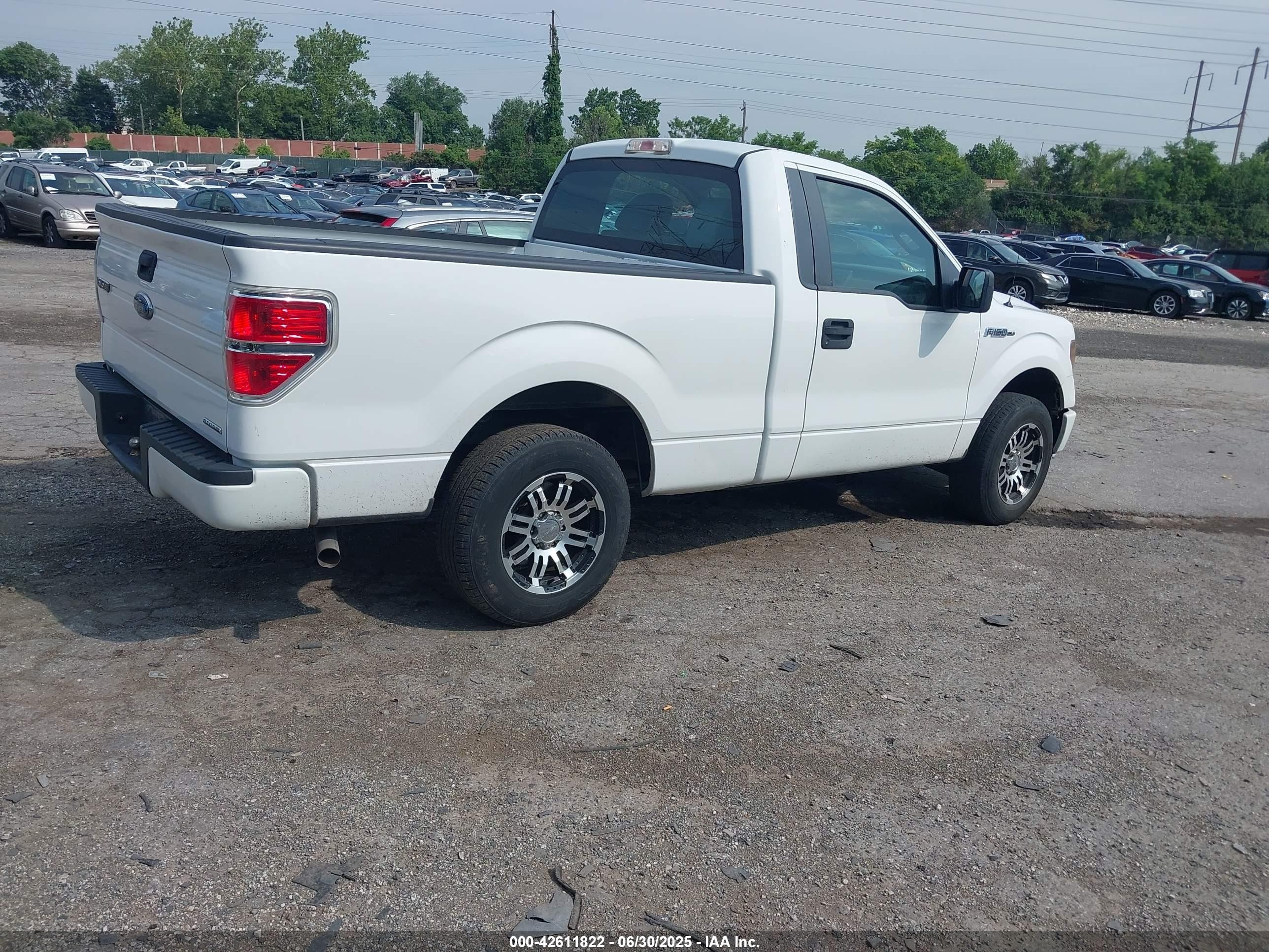 2013 Ford F-150 Xl White vin: 1FTMF1CM4DFC16781
