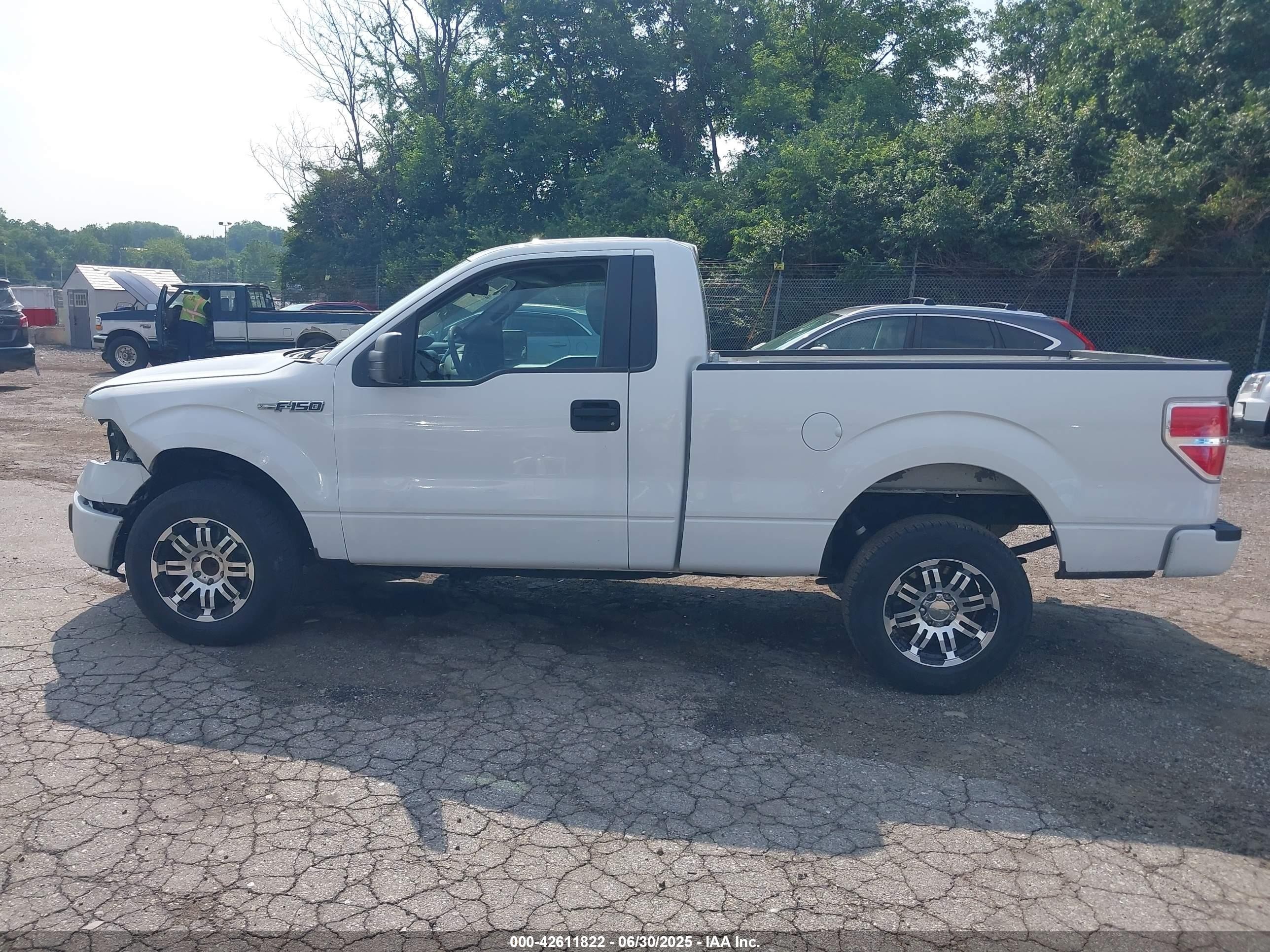 2013 Ford F-150 Xl White vin: 1FTMF1CM4DFC16781