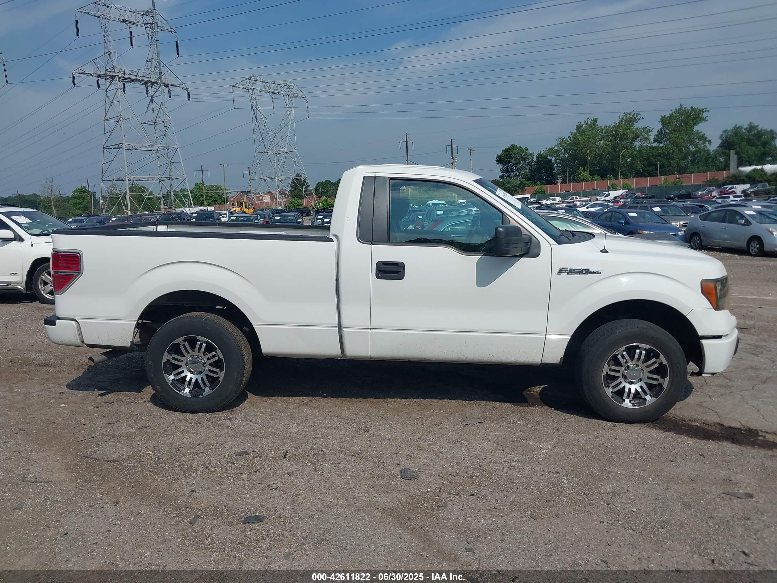 2013 Ford F-150 Xl White vin: 1FTMF1CM4DFC16781