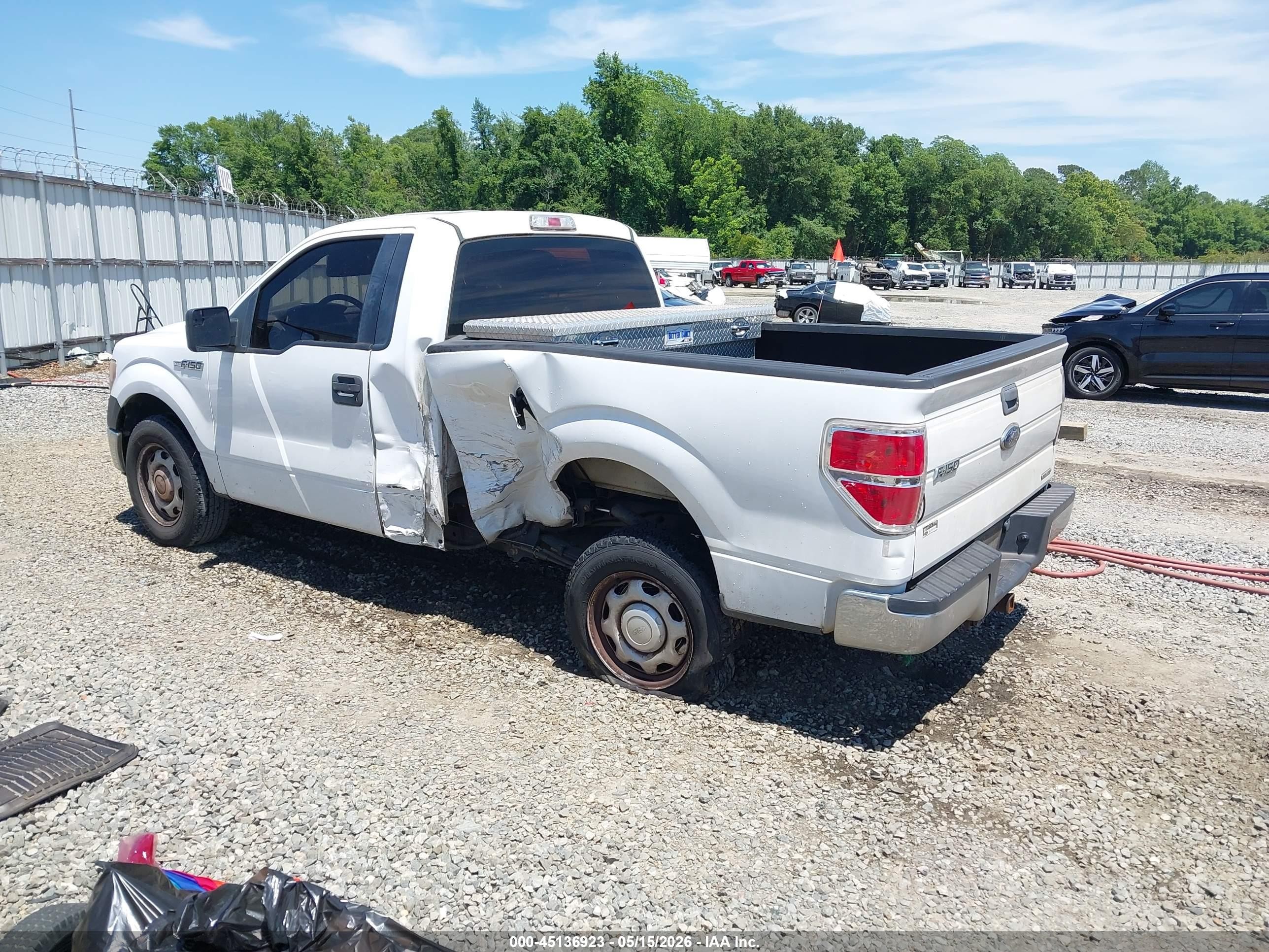 2014 Ford F-150 Xl White vin: 1FTMF1CM4EFA67581
