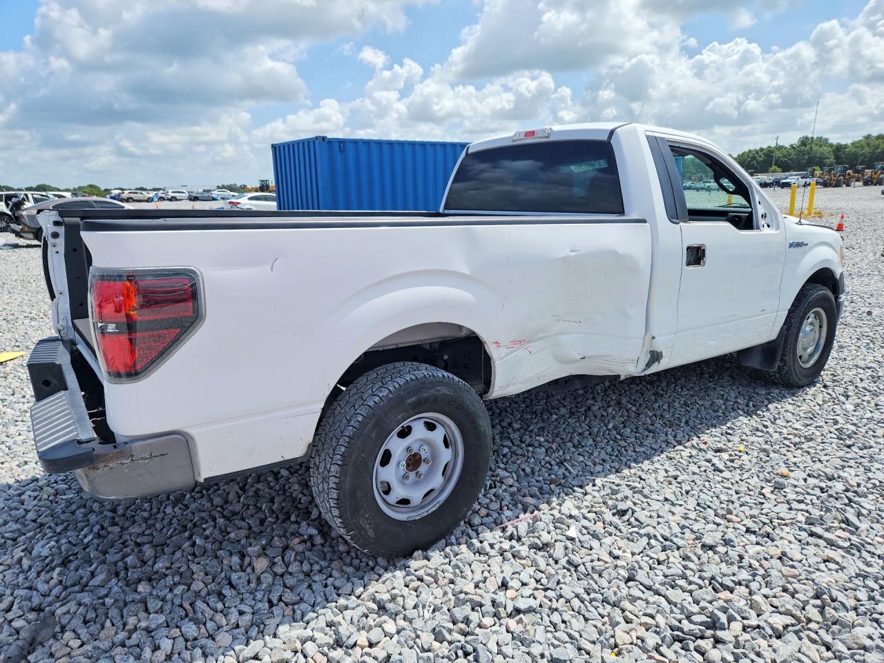2014 Ford F150 White vin: 1FTMF1CM4EKF16362