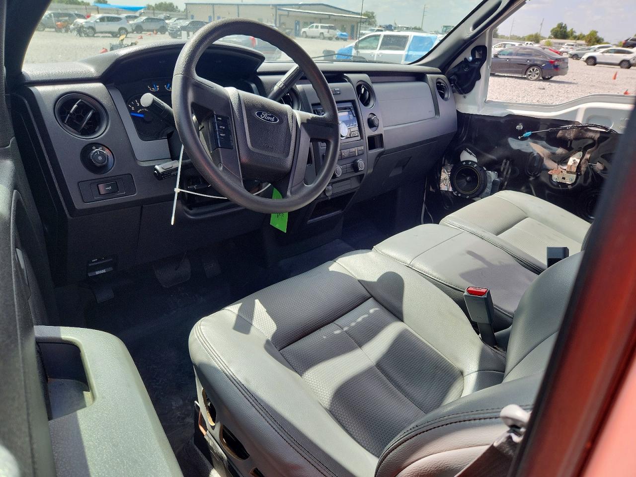 2014 Ford F150 White vin: 1FTMF1CM4EKF16362