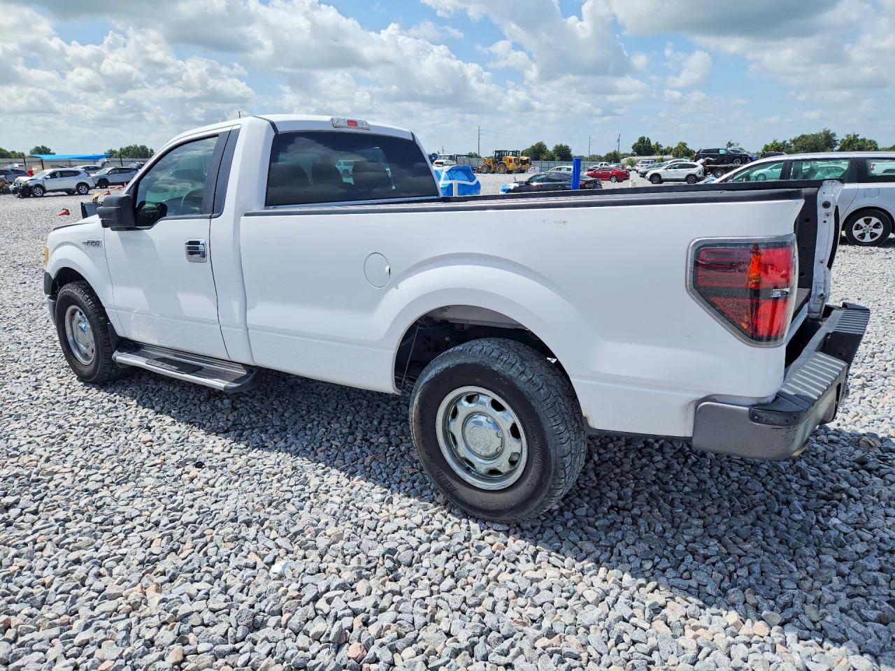 2014 Ford F150 White vin: 1FTMF1CM4EKF16362