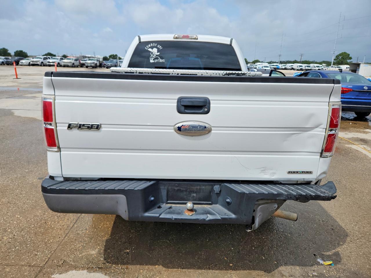 2011 Ford F150 White vin: 1FTMF1CM5BFC69776