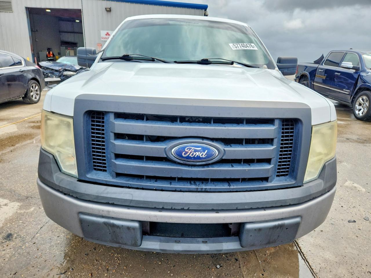 2011 Ford F150 White vin: 1FTMF1CM5BFC69776