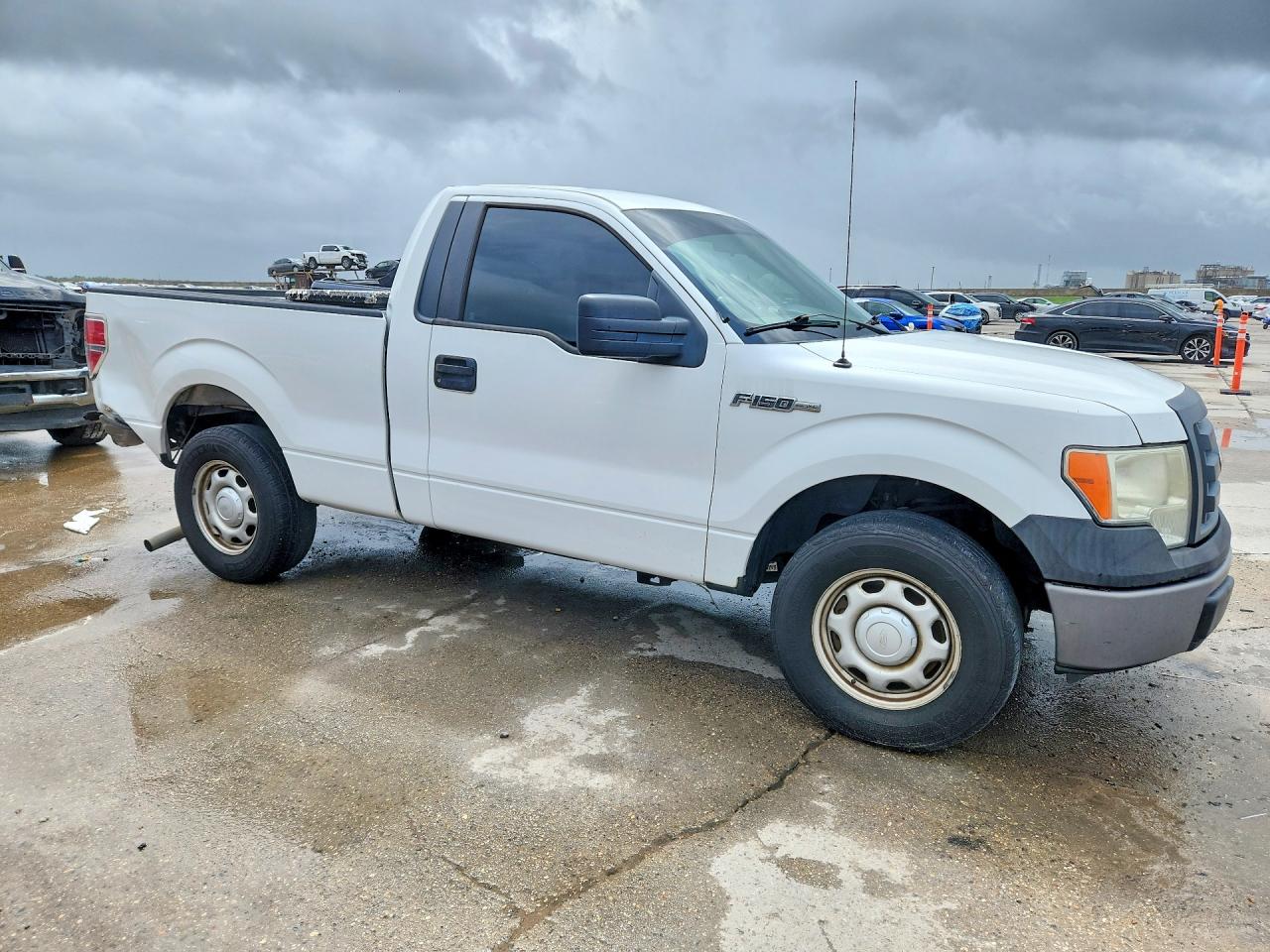 2011 Ford F150 White vin: 1FTMF1CM5BFC69776