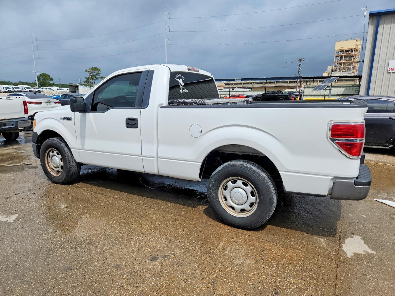 2011 Ford F150 White vin: 1FTMF1CM5BFC69776