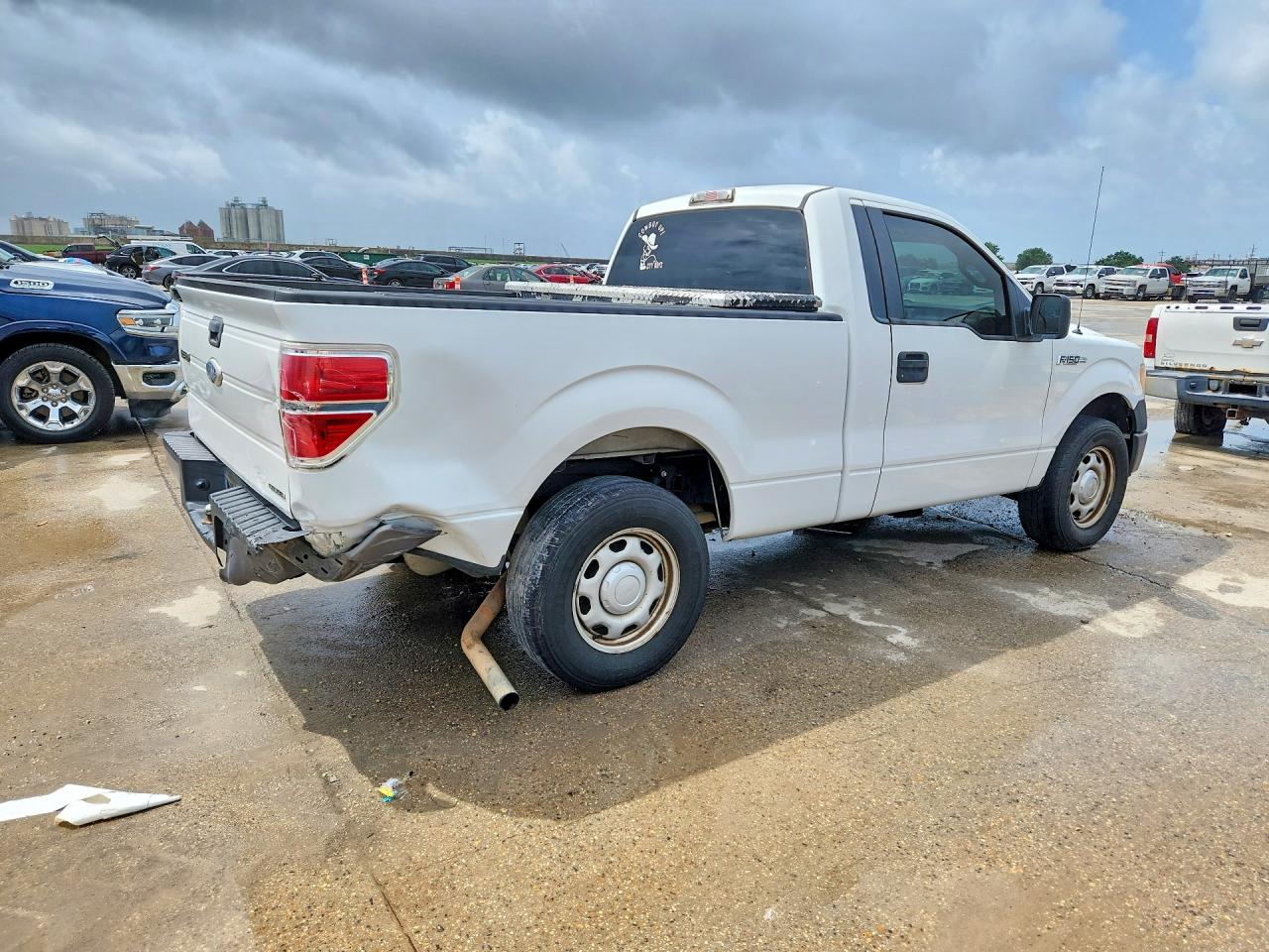 2011 Ford F150 White vin: 1FTMF1CM5BFC69776