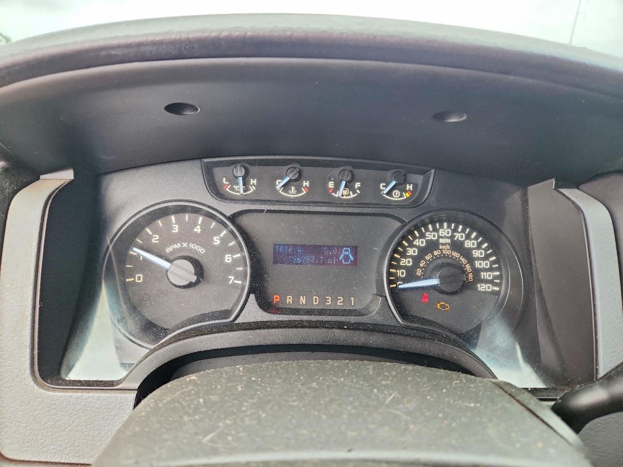 2011 Ford F150 White vin: 1FTMF1CM5BFC69776