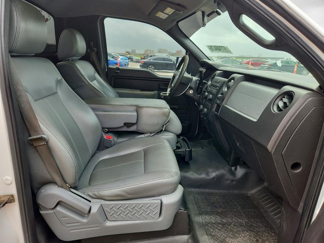 2011 Ford F150 White vin: 1FTMF1CM5BFC69776