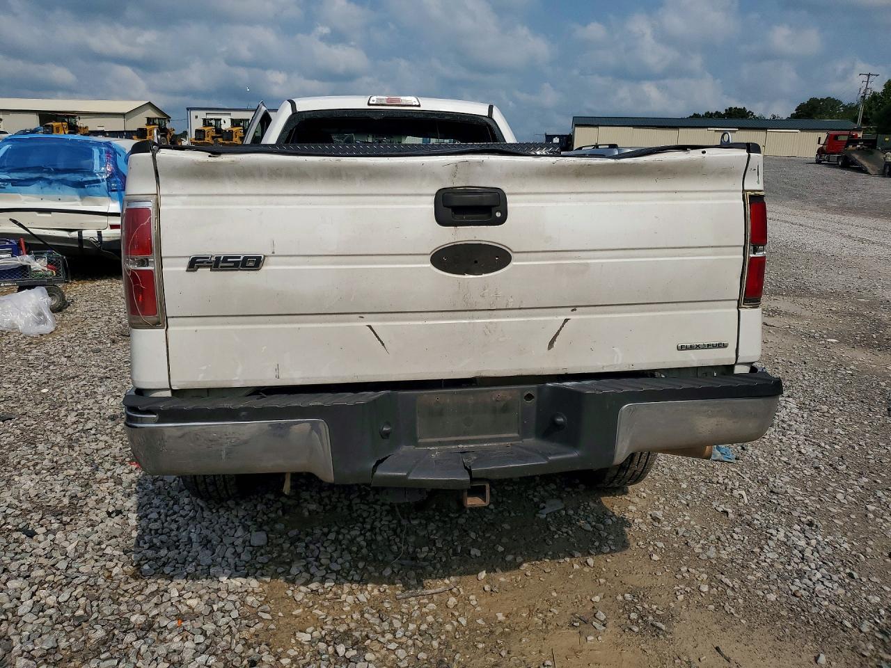 2011 Ford F150 Белый vin: 1FTMF1CM5BKD30163