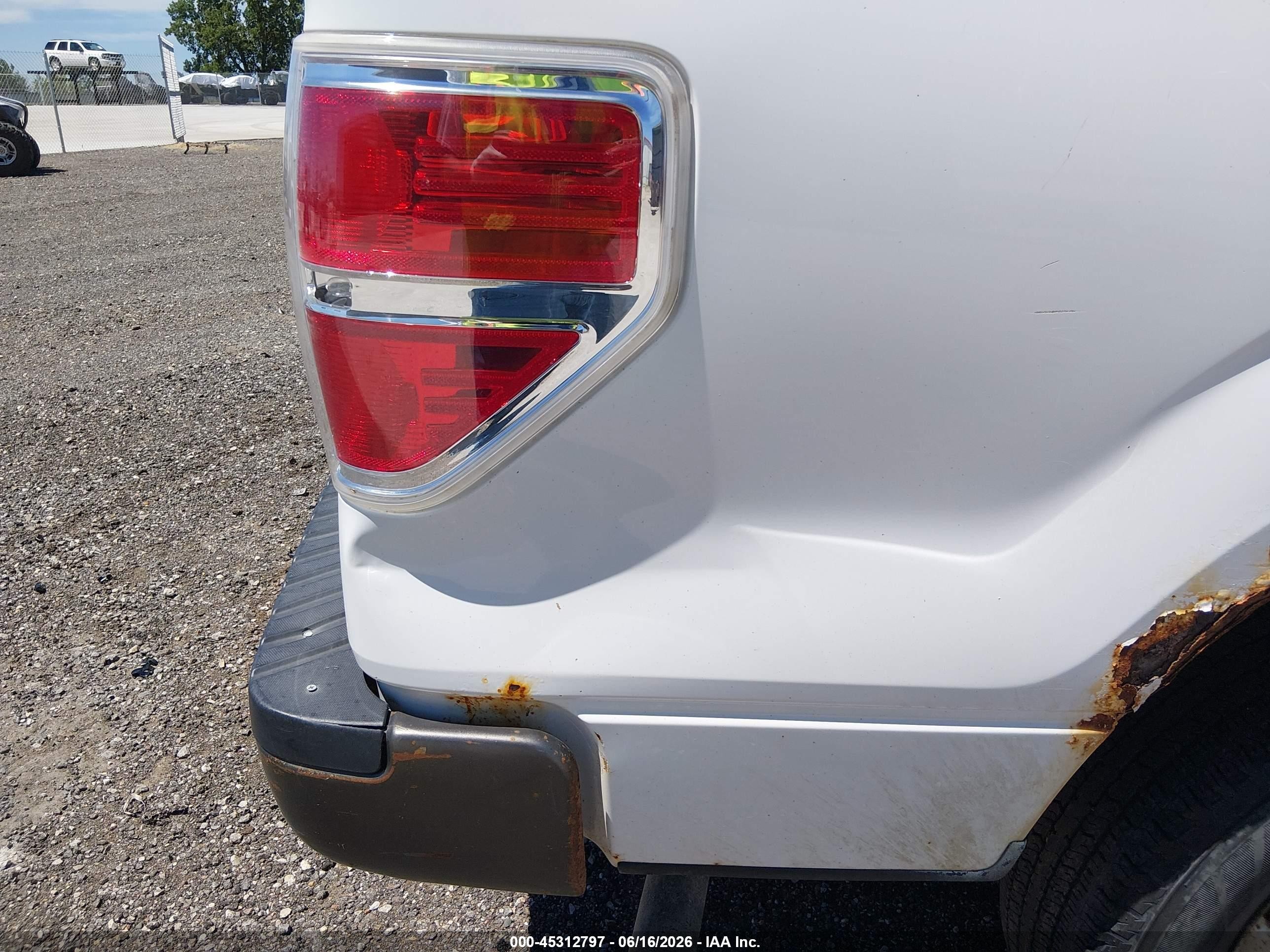 2011 Ford F-150 Xl Белый vin: 1FTMF1CM5BKD34648