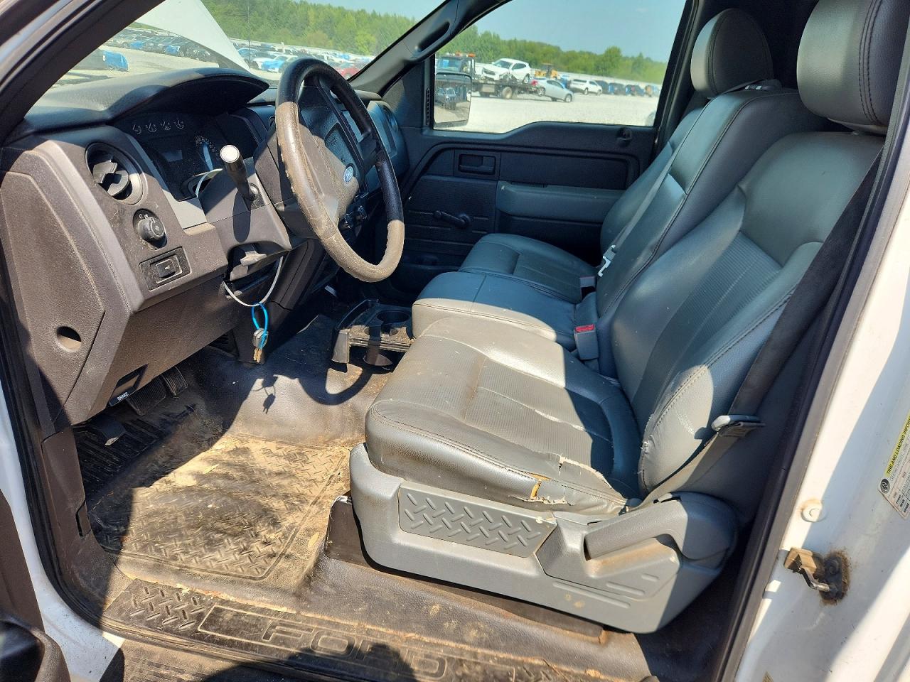 2011 Ford F150 White vin: 1FTMF1CM5BKD84708