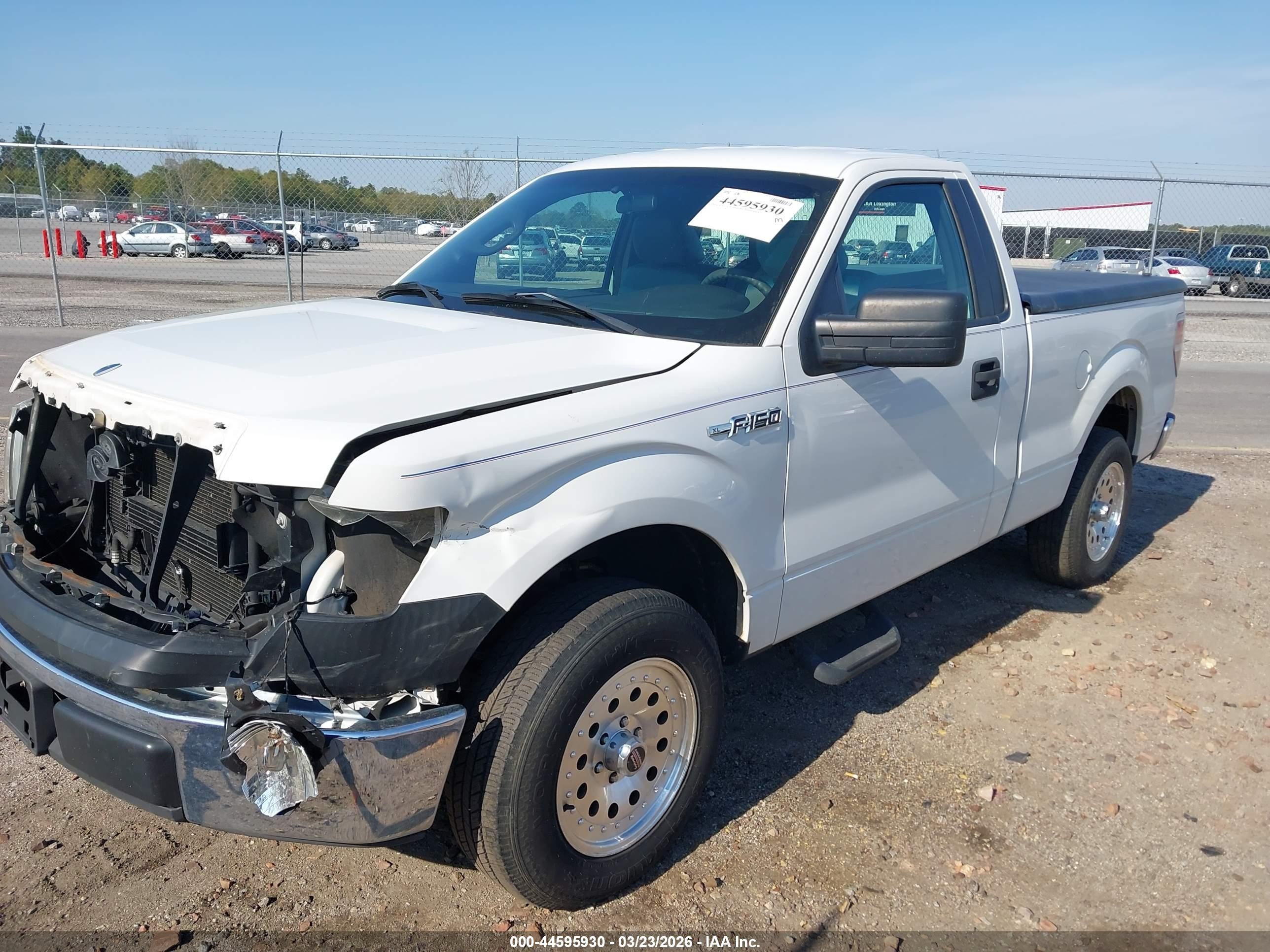 2012 Ford F-150 Xl White vin: 1FTMF1CM5CFC82044