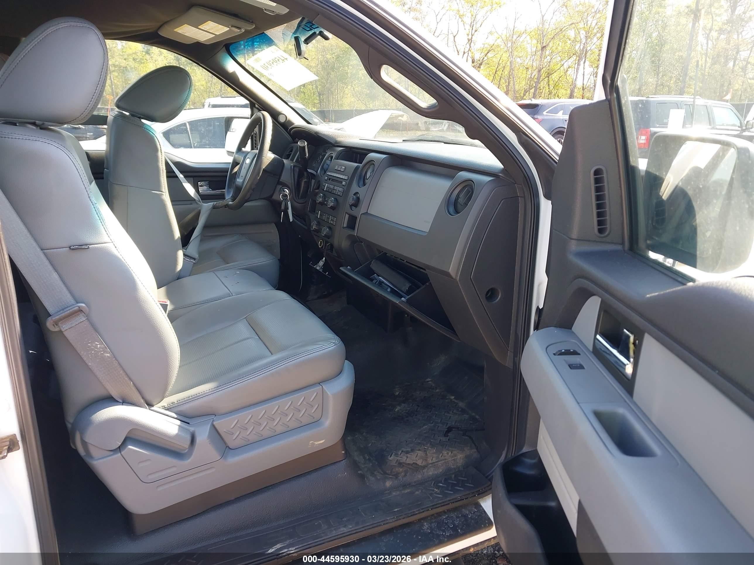 2012 Ford F-150 Xl White vin: 1FTMF1CM5CFC82044