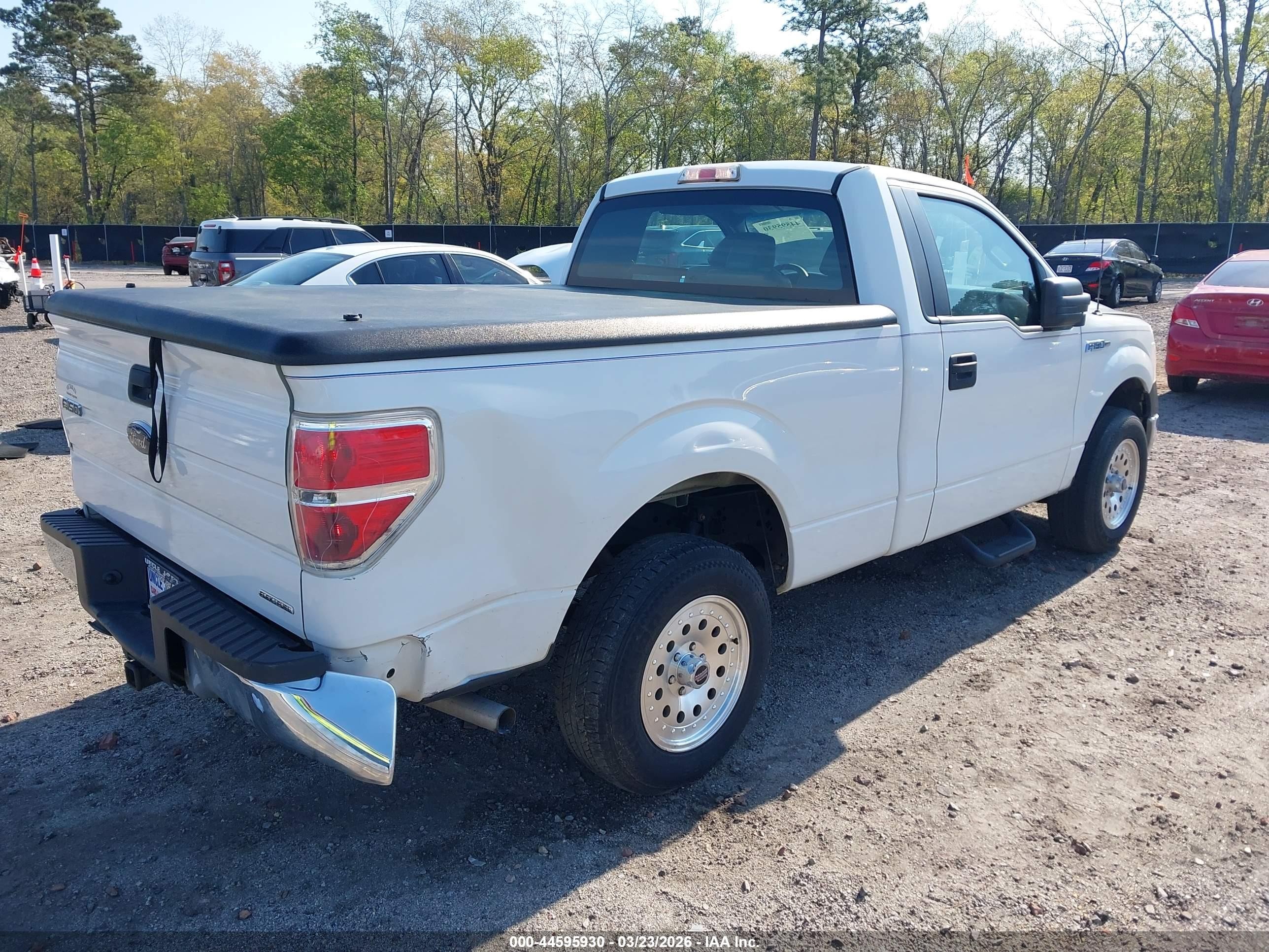 2012 Ford F-150 Xl White vin: 1FTMF1CM5CFC82044
