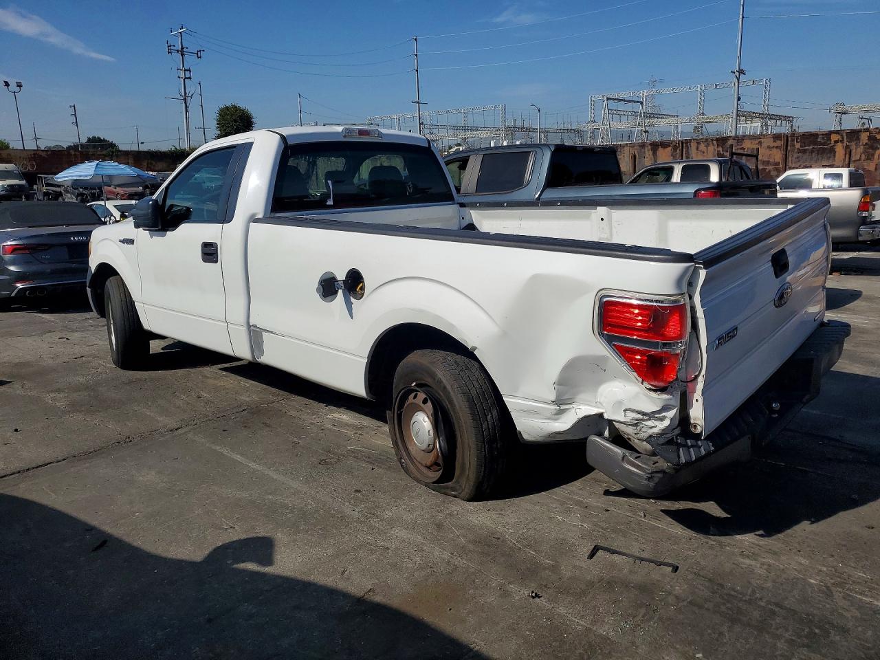 2012 Ford F150 Белый vin: 1FTMF1CM5CKD66002