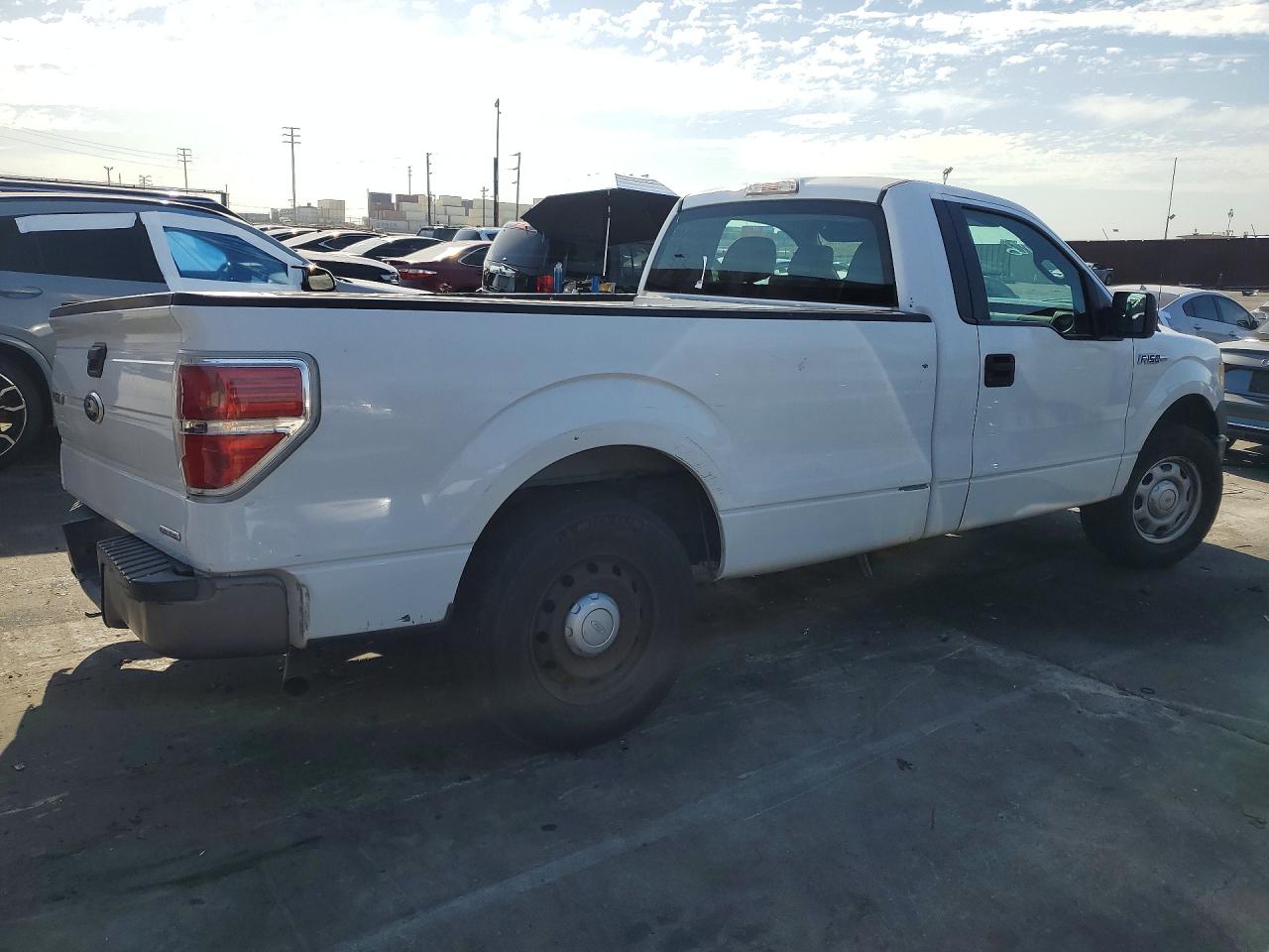 2012 Ford F150 Белый vin: 1FTMF1CM5CKD66002