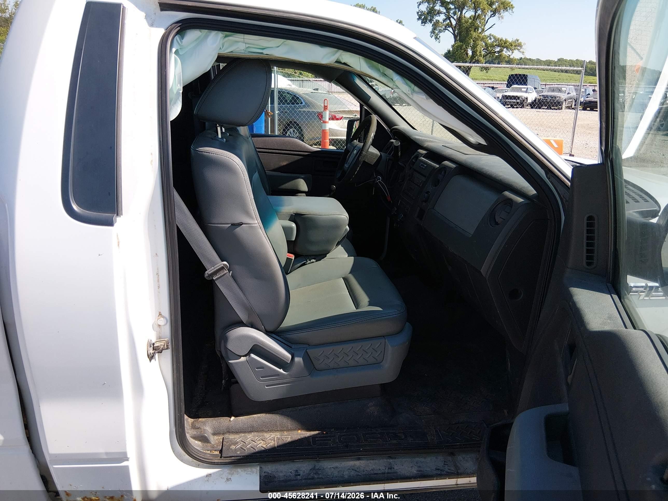 2012 Ford F-150 Xl Белый vin: 1FTMF1CM5CKE40227