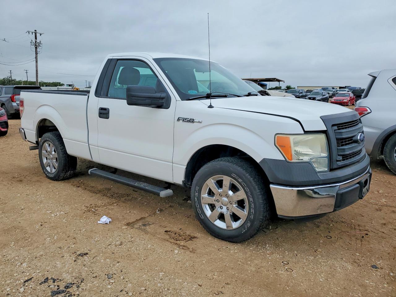 2013 Ford F150 White vin: 1FTMF1CM5DFE01972