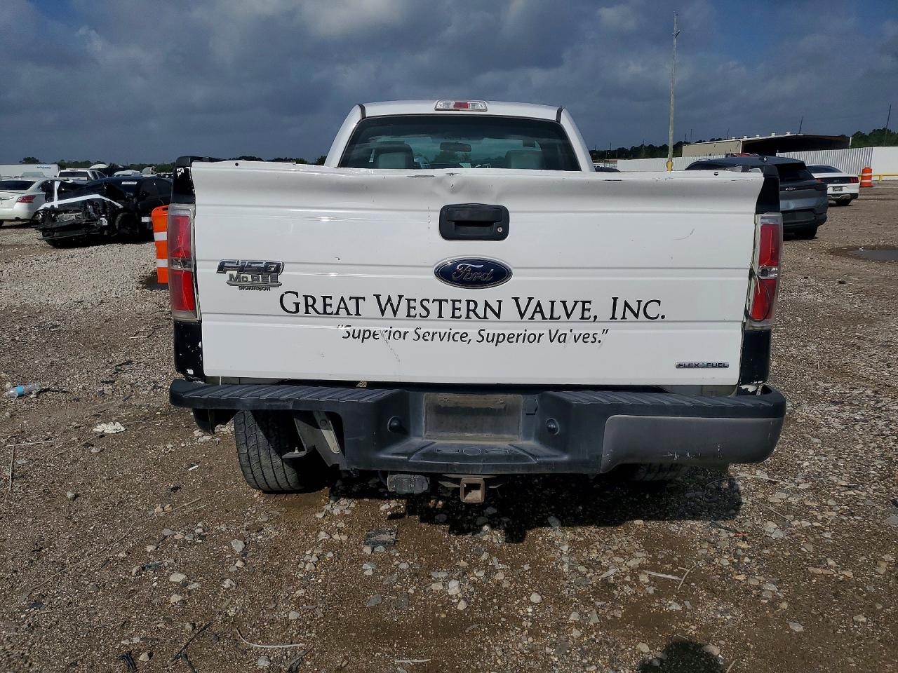 2013 Ford F150 White vin: 1FTMF1CM5DKD35897