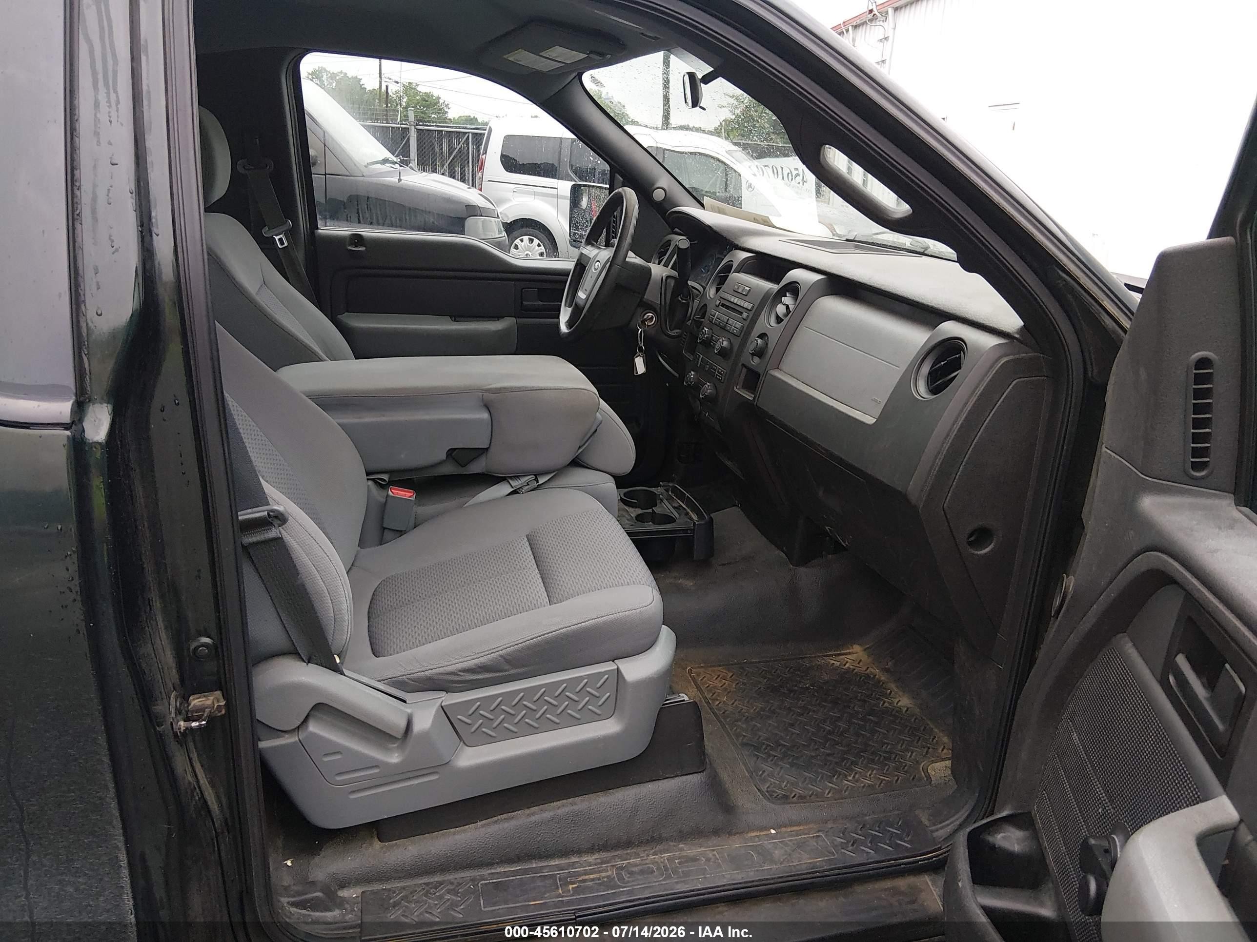 2013 Ford F-150 Xl Зеленый vin: 1FTMF1CM5DKF21844