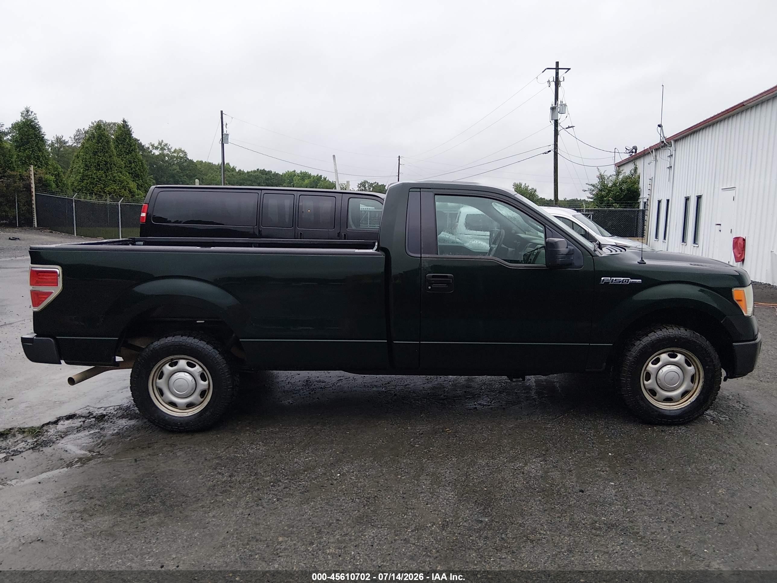 2013 Ford F-150 Xl Зеленый vin: 1FTMF1CM5DKF21844