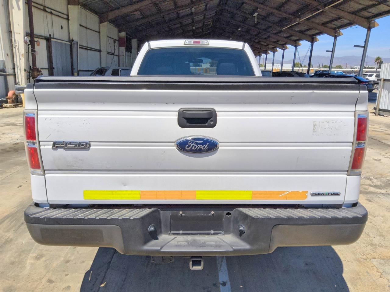 2013 Ford F150 White vin: 1FTMF1CM5DKG35777