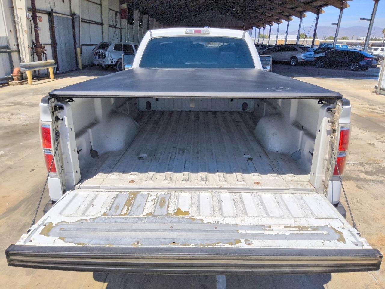 2013 Ford F150 White vin: 1FTMF1CM5DKG35777