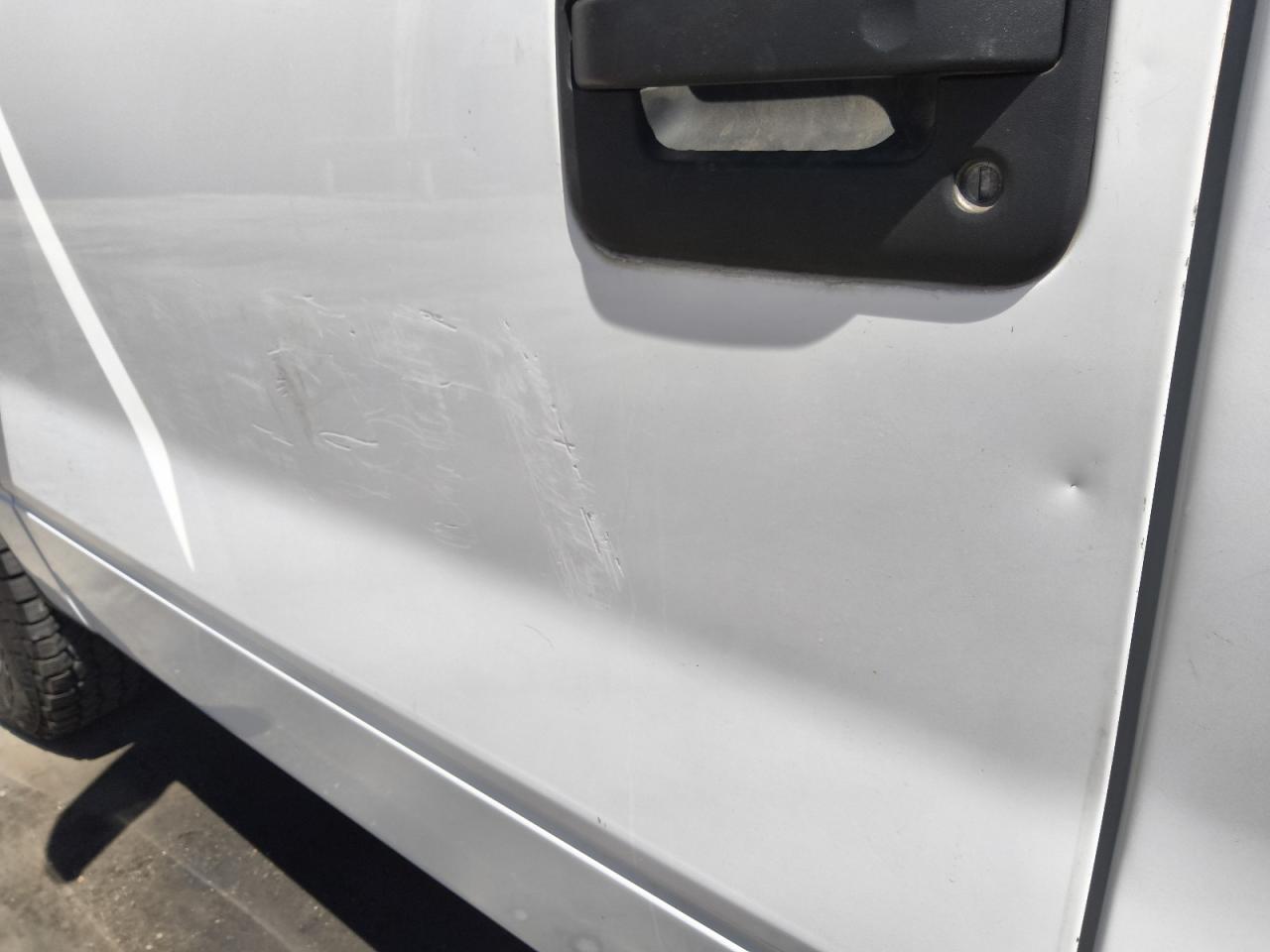 2013 Ford F150 White vin: 1FTMF1CM5DKG35777 Damage: Left Front Door, Dent(S) W/ Paint Dmg, 1 To 2 Inches