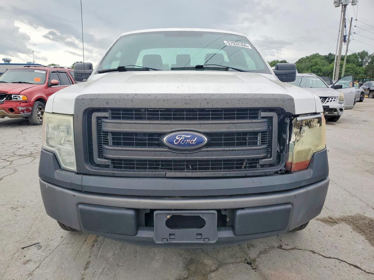 2014 Ford F150 White vin: 1FTMF1CM5EFC97095