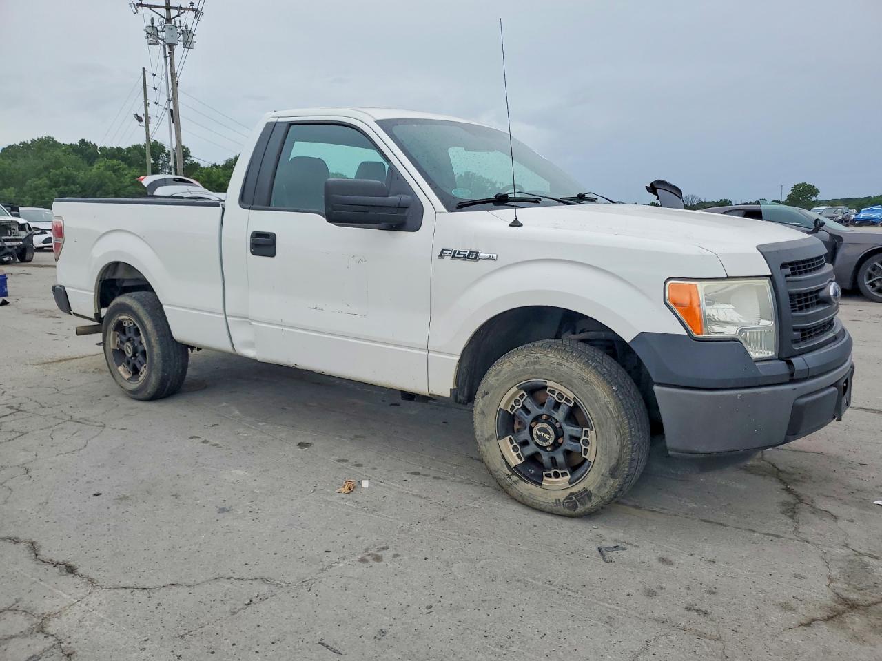 2014 Ford F150 White vin: 1FTMF1CM5EFC97095