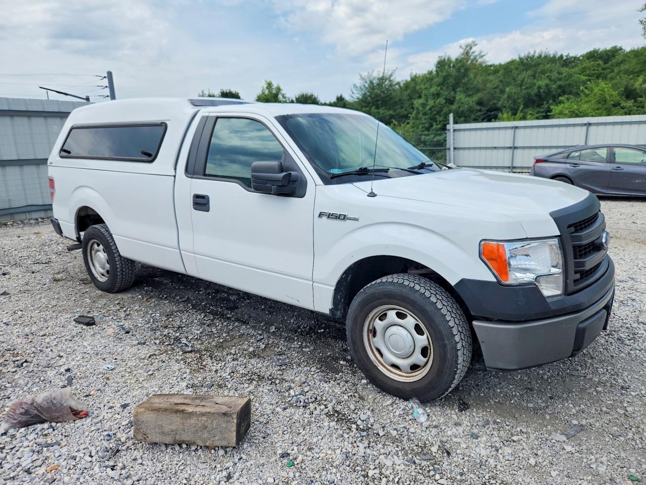 2014 Ford F150 White vin: 1FTMF1CM5EKD77343