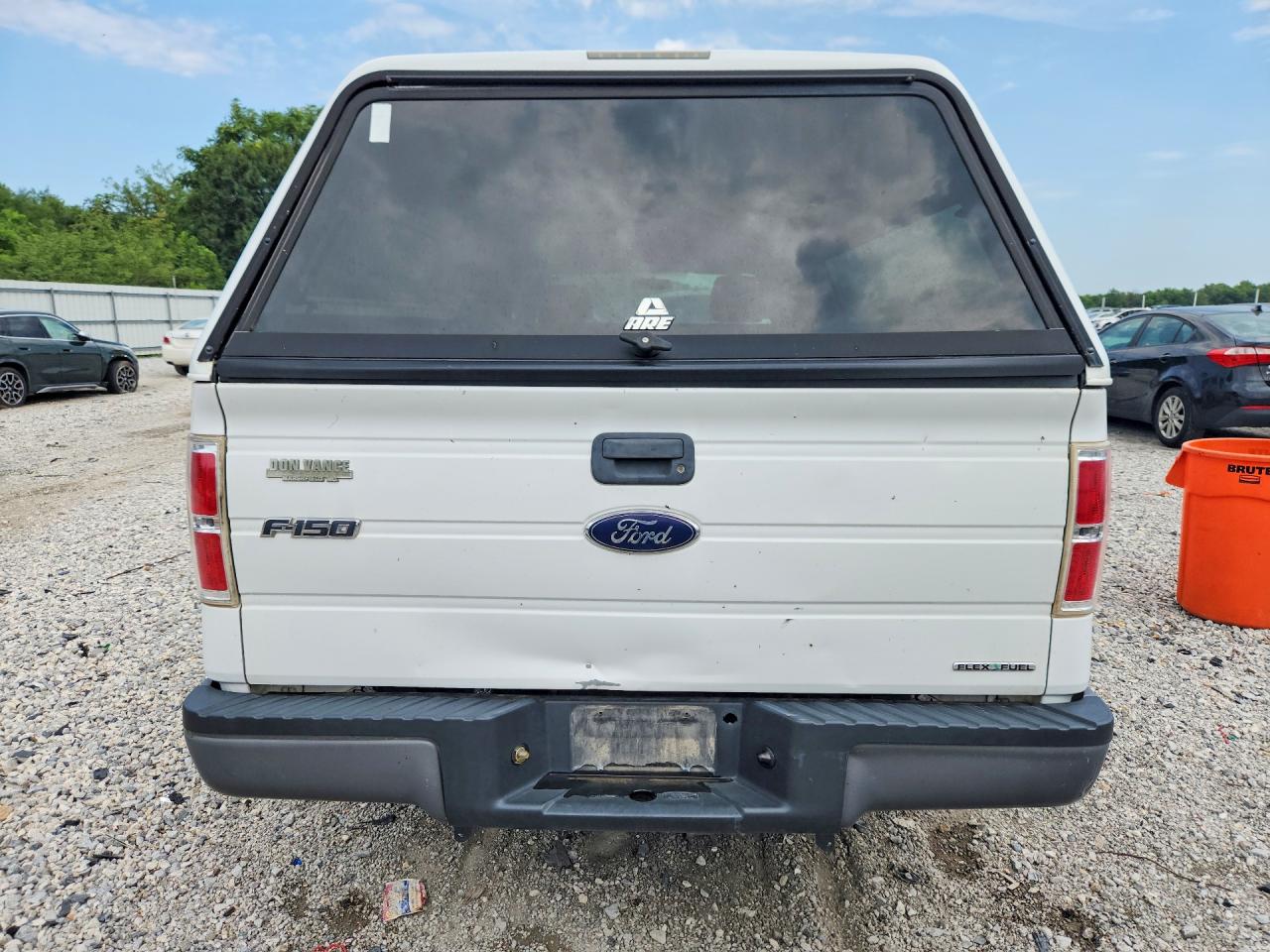 2014 Ford F150 White vin: 1FTMF1CM5EKD77343