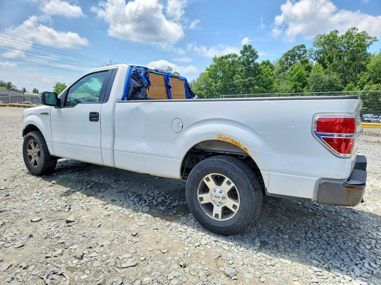 2014 Ford F150 White vin: 1FTMF1CM5EKD93378