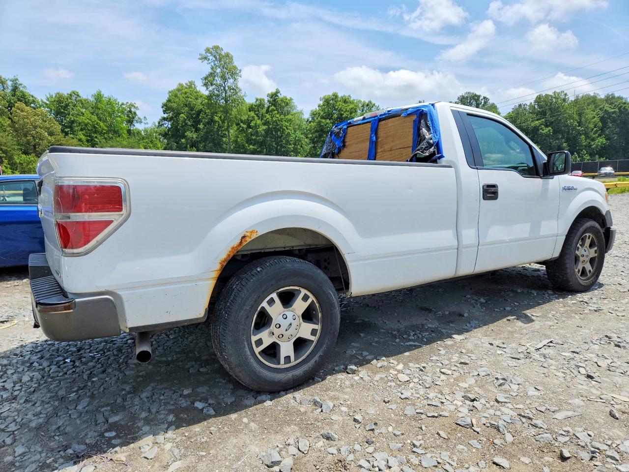 2014 Ford F150 White vin: 1FTMF1CM5EKD93378