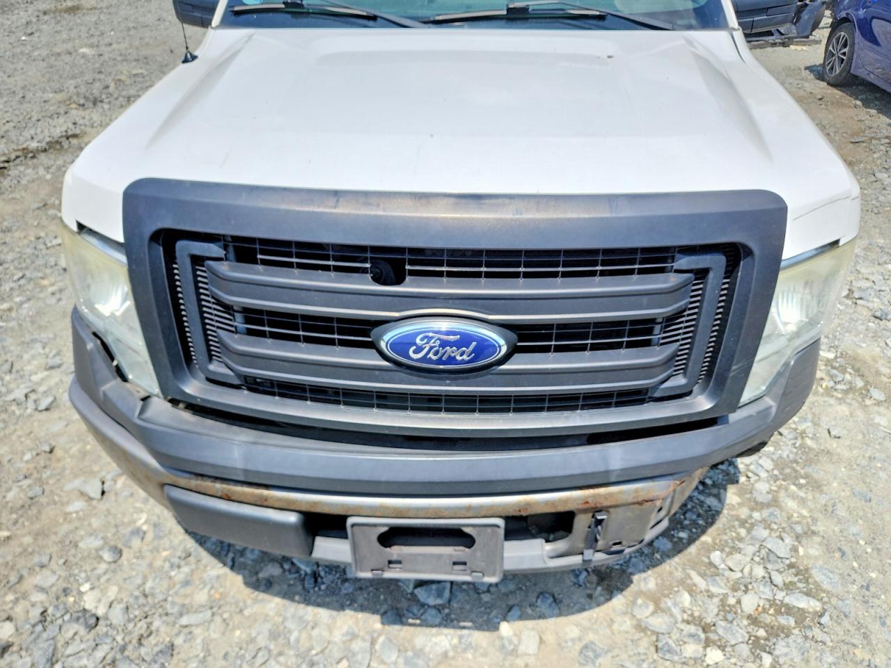 2014 Ford F150 White vin: 1FTMF1CM5EKD93378