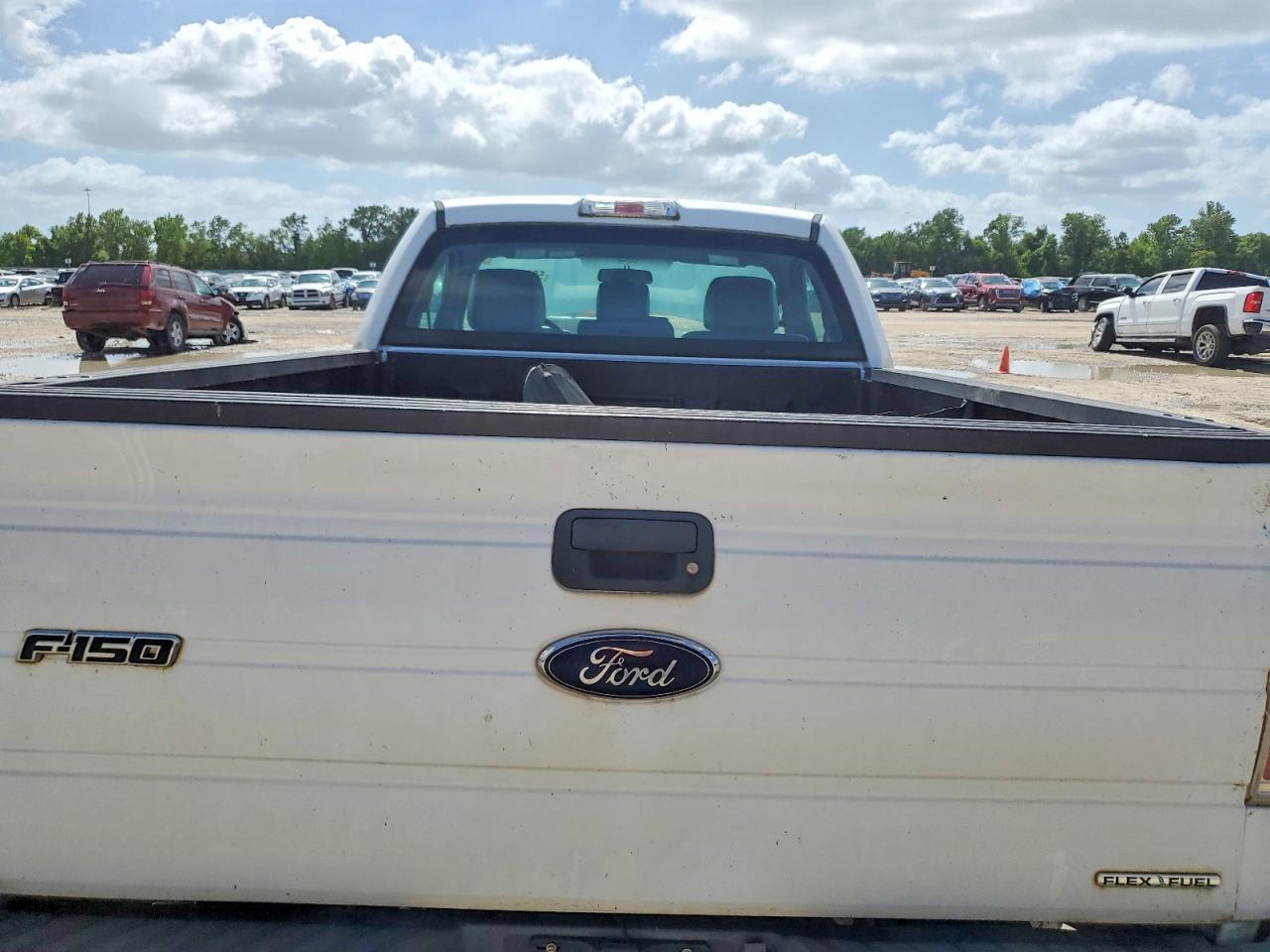 2014 Ford F150 White vin: 1FTMF1CM5EKE11166