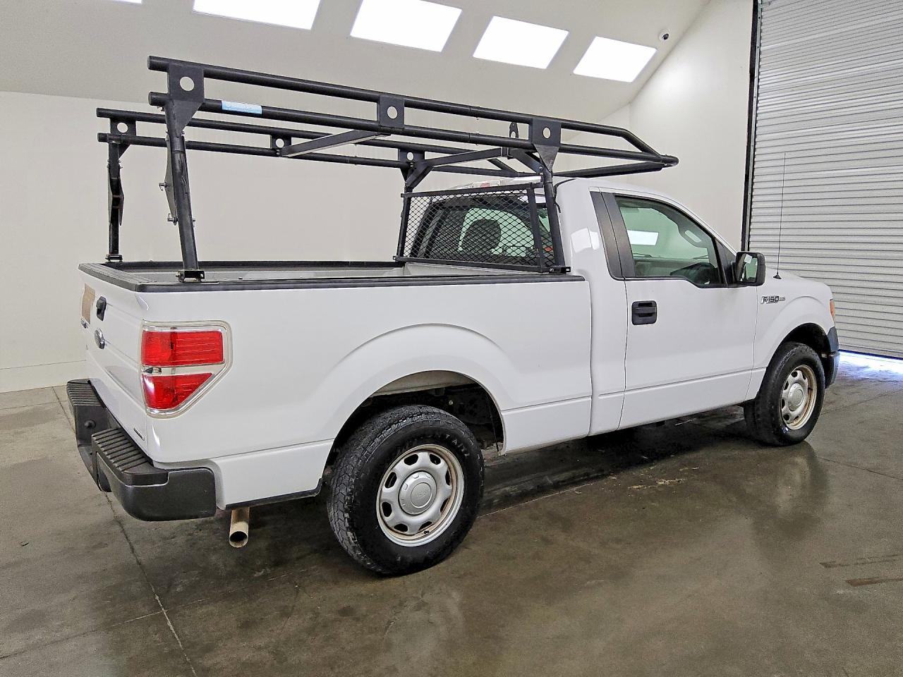 2014 Ford F150 Белый vin: 1FTMF1CM5EKE24984