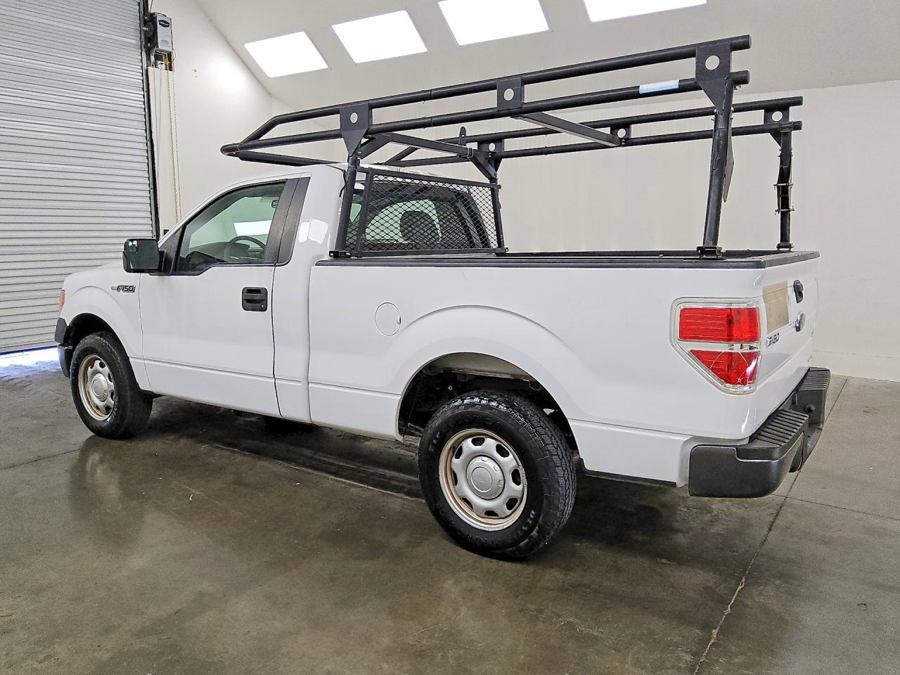 2014 Ford F150 Белый vin: 1FTMF1CM5EKE24984