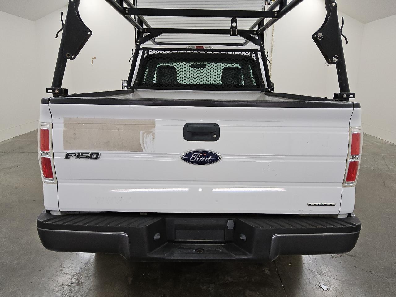 2014 Ford F150 Белый vin: 1FTMF1CM5EKE24984 Damage: Tailgate, Multiple Scratches Heavy, 4