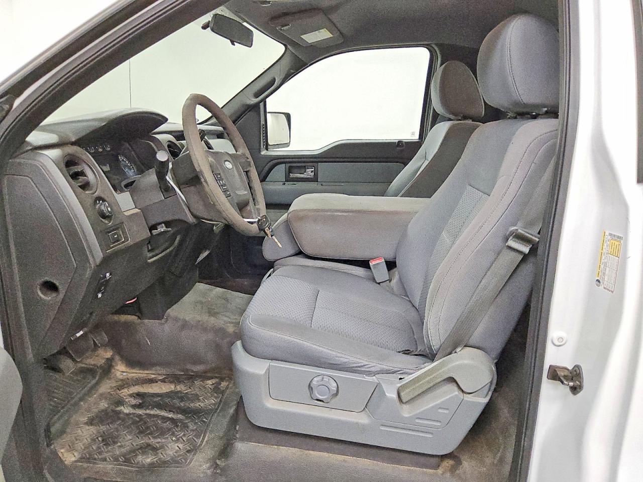 2014 Ford F150 Белый vin: 1FTMF1CM5EKE24984