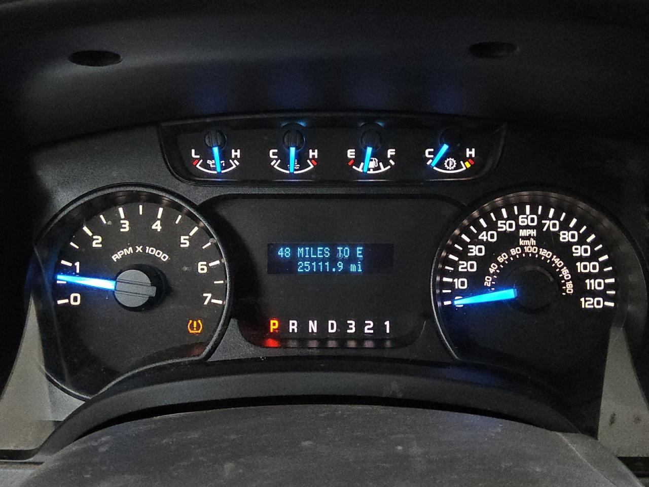 2014 Ford F150 Белый vin: 1FTMF1CM5EKE24984 Damage: Warning - Tire Pressure, On, Unacceptable