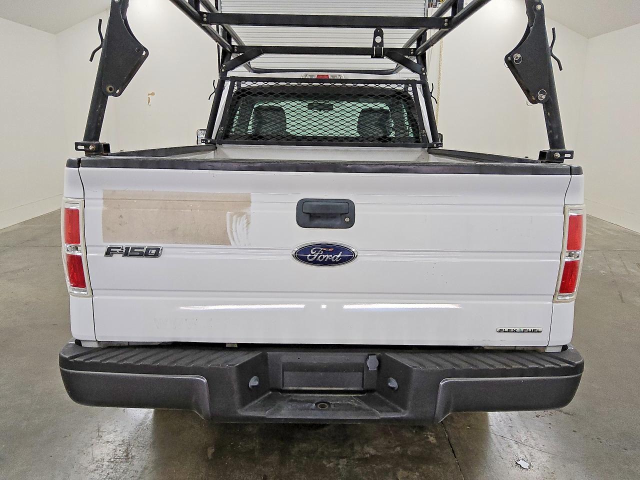 2014 Ford F150 Белый vin: 1FTMF1CM5EKE24984