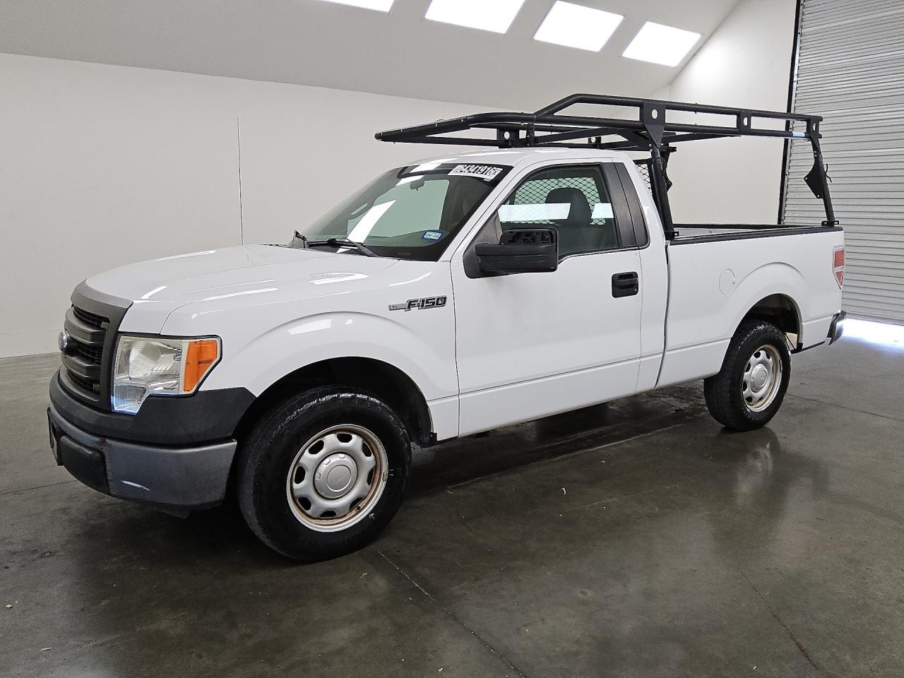 2014 Ford F150 Белый vin: 1FTMF1CM5EKE24984 Damage: Left Front Tire, Worn, Replacement Required