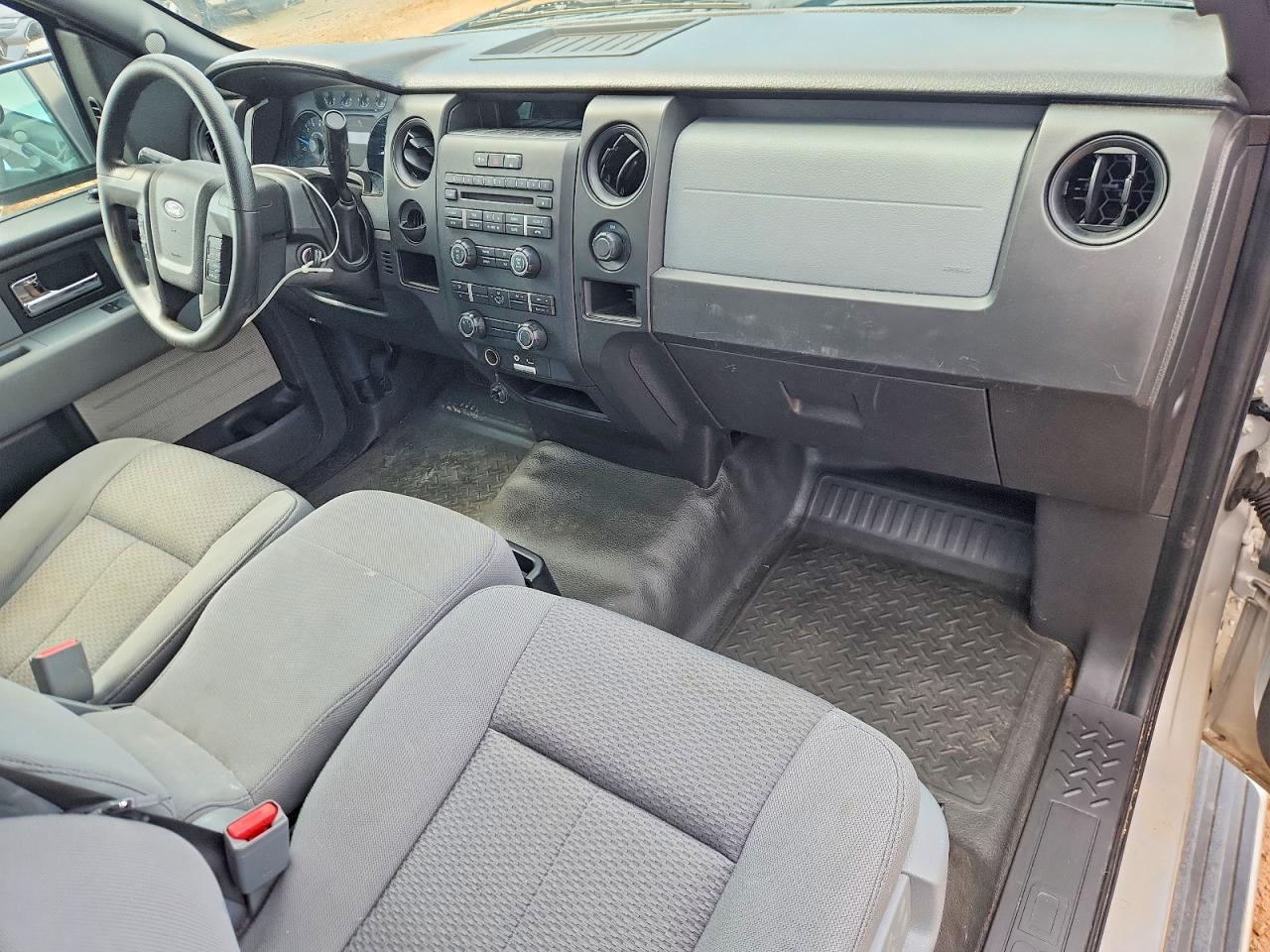 2014 Ford F150 Silver vin: 1FTMF1CM5EKF50911